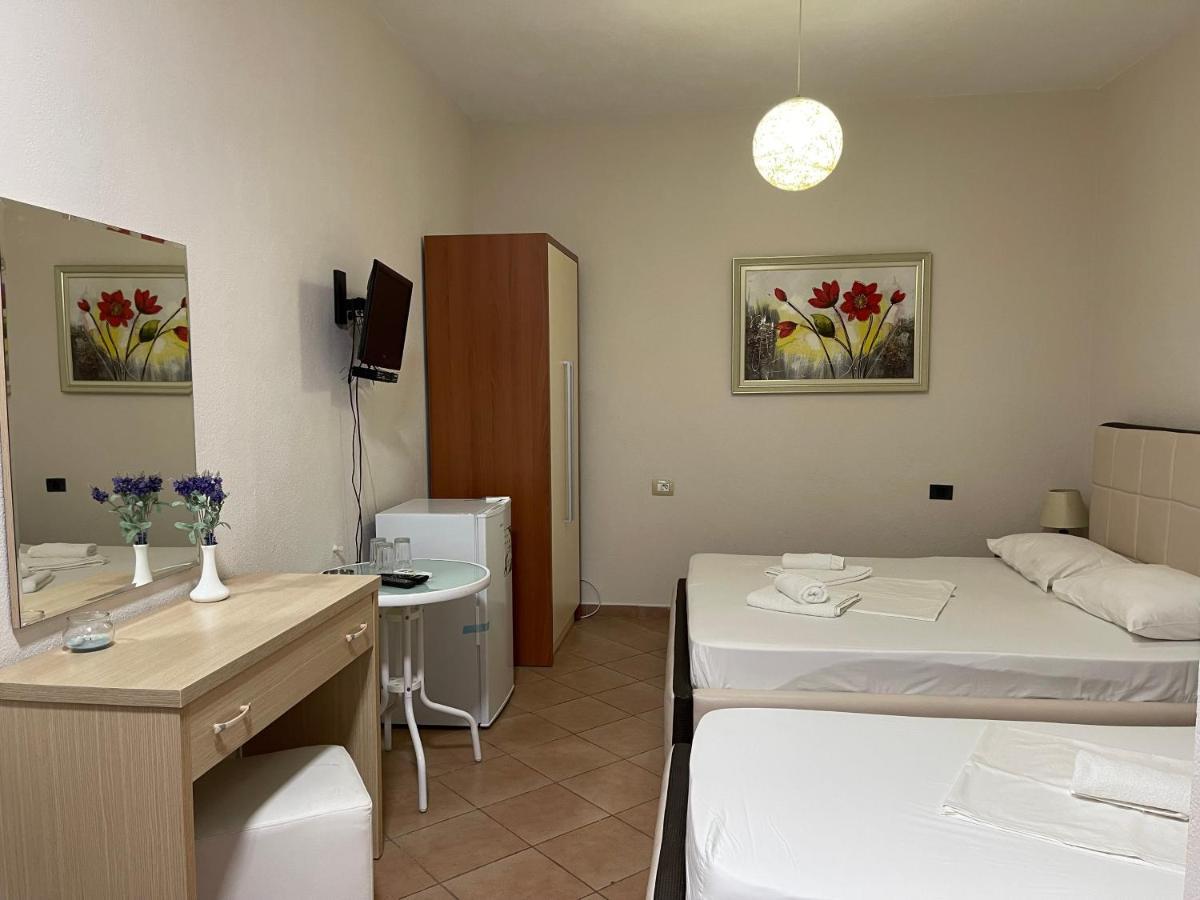 Hotel Veizi Himare Exterior photo