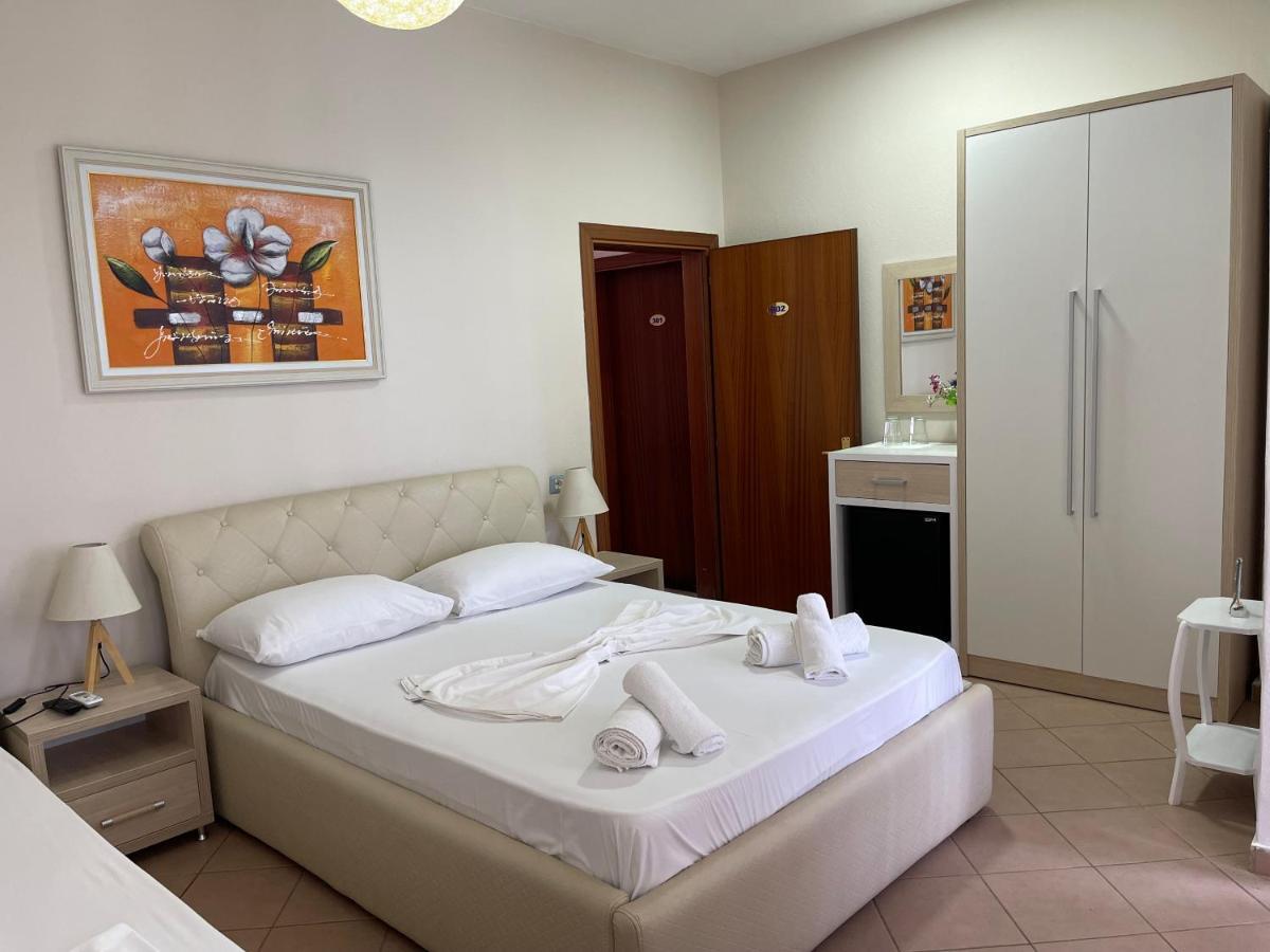 Hotel Veizi Himare Exterior photo
