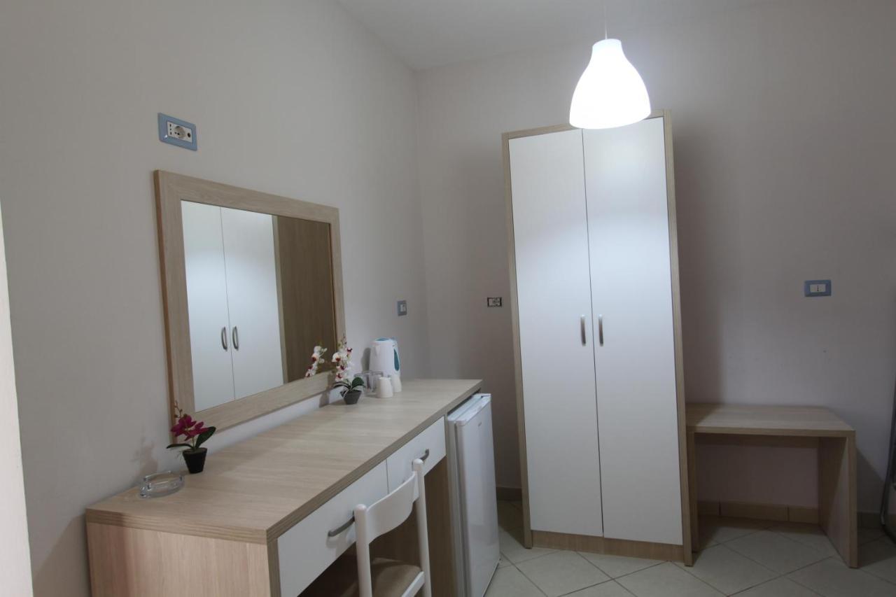 Hotel Veizi Himare Exterior photo