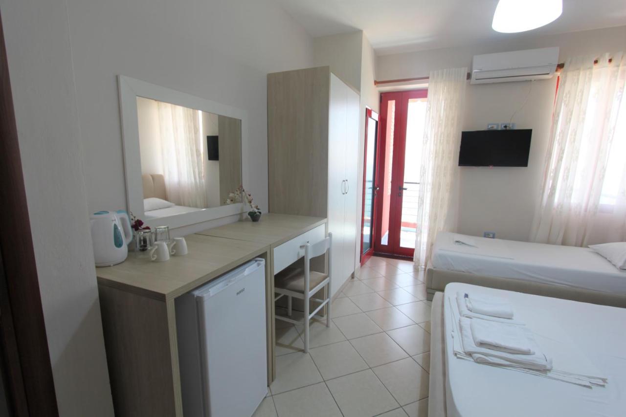 Hotel Veizi Himare Exterior photo