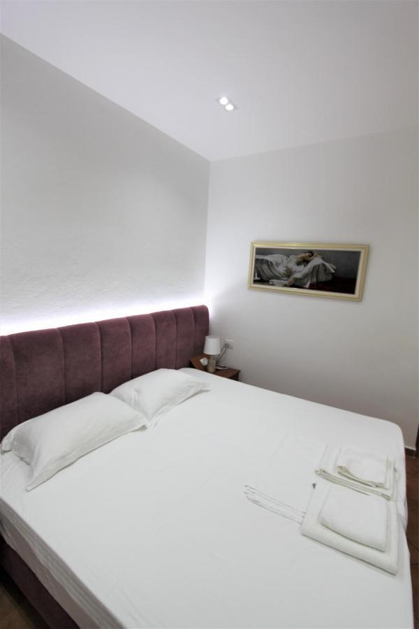 Hotel Veizi Himare Exterior photo